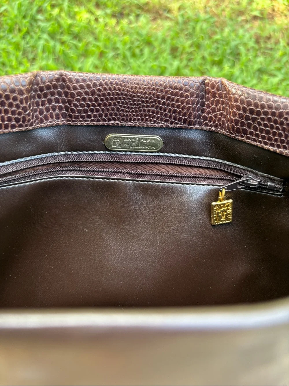 Anne Klein Brown Textured Shoulder Bag Gold Hardware Zip Closure Inner Pockets